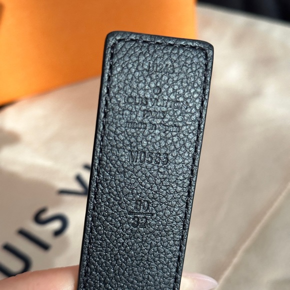 Louis Vuitton 30mm Reversible Belt - Picture 2 of 3